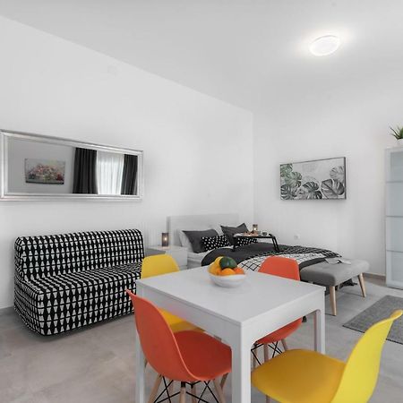 Apartment Tara & Ana Pula Exterior photo