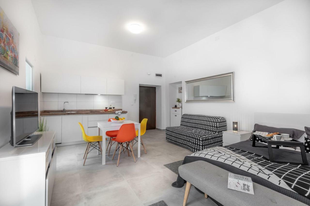 Apartment Tara & Ana Pula Exterior photo
